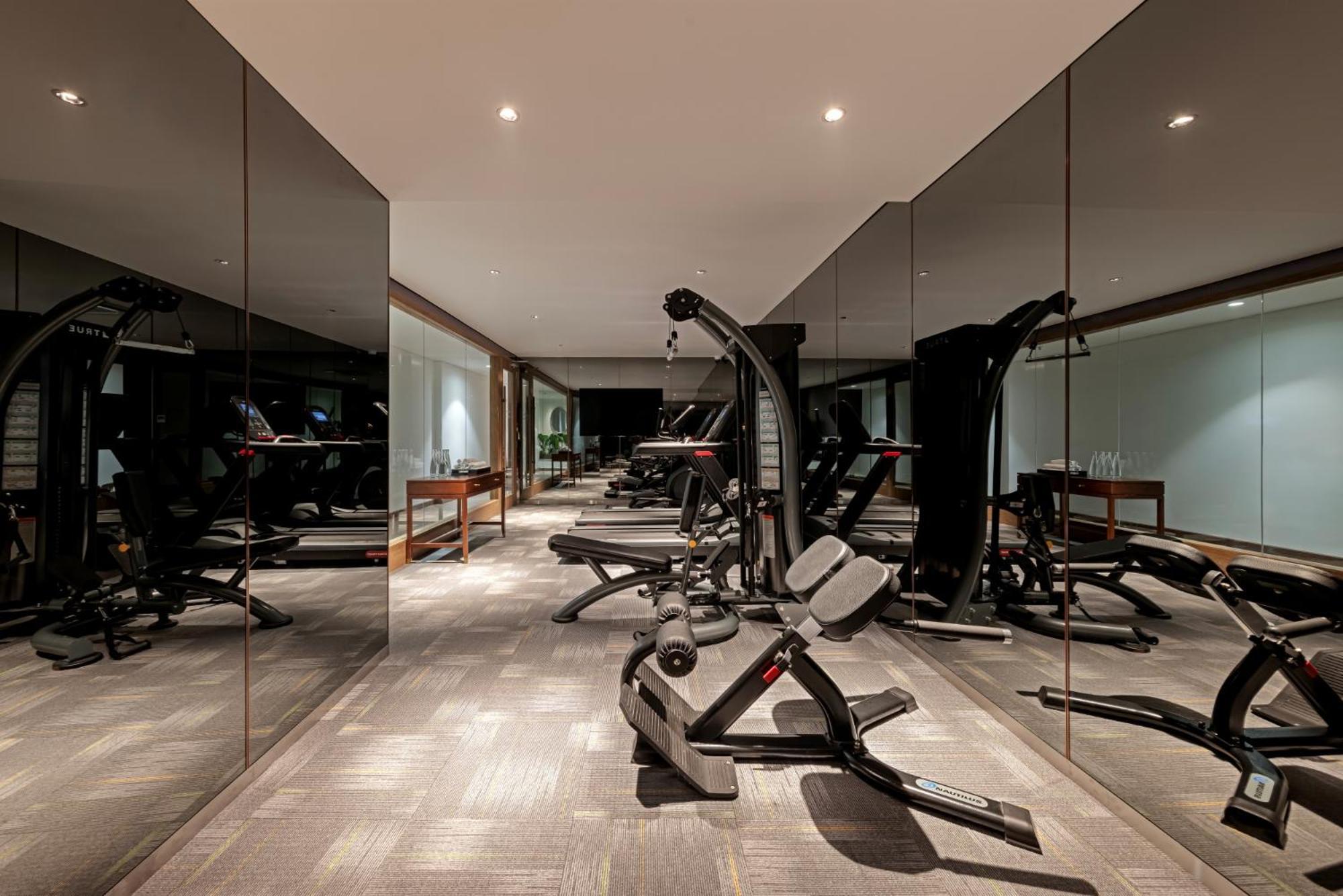 La Siesta Classic Hang Thung Ханой Екстер'єр фото The gym at The Dorchester